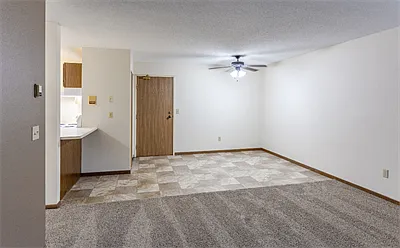 Norway Pines Apartments — Photo 21