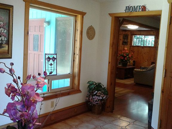 Entry/studio