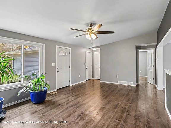 3rd image of 3580 Edgar Rd