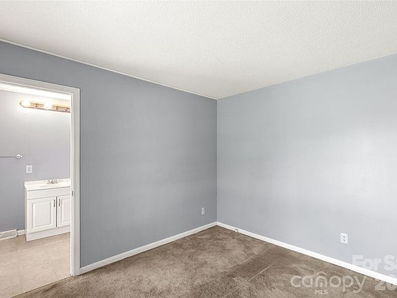 4th image of 1007 Ragin Ln