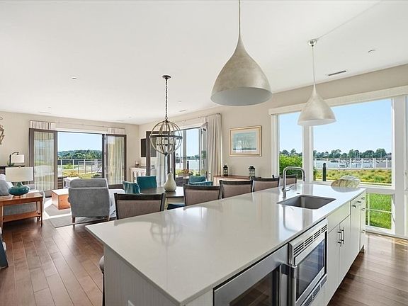 2nd image of 10 Shipyard Dr APT 212