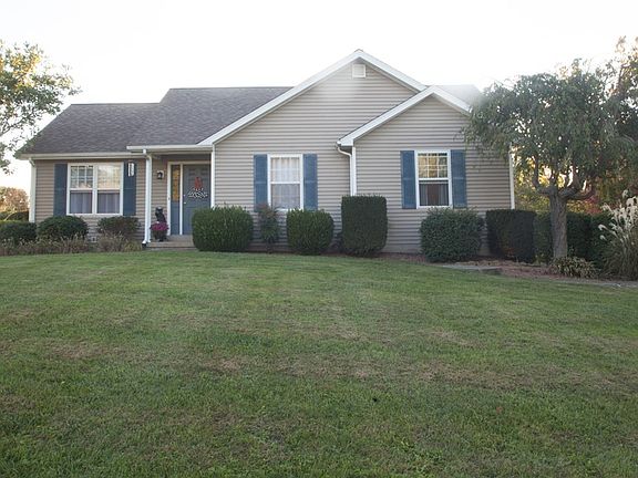 4th image of 105 Troy Ct