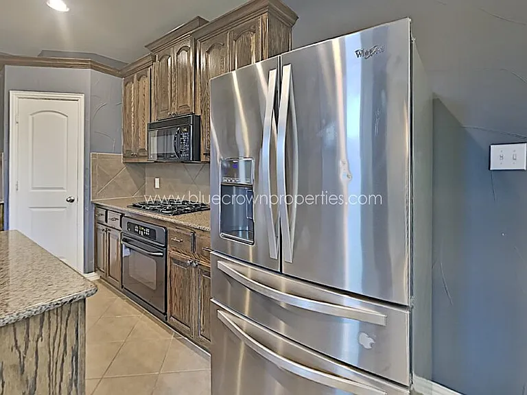 1917 Lawnview Dr — Photo 8