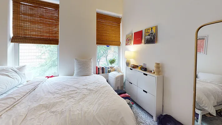 Rented by Bond New York | media 9