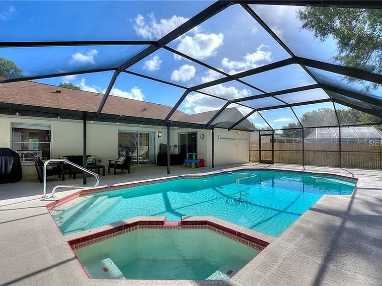 3662 Chatham Dr — Photo 11