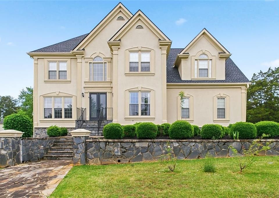 1st image of 253 Chestnut Lake Way