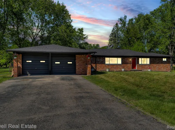 24139 Philip Dr, Southfield, MI 48075