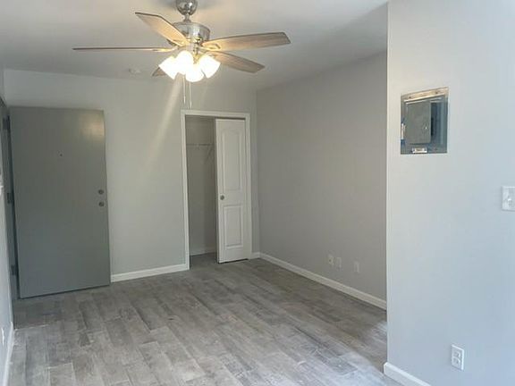 4th image of 290 N Railroad Ave #1