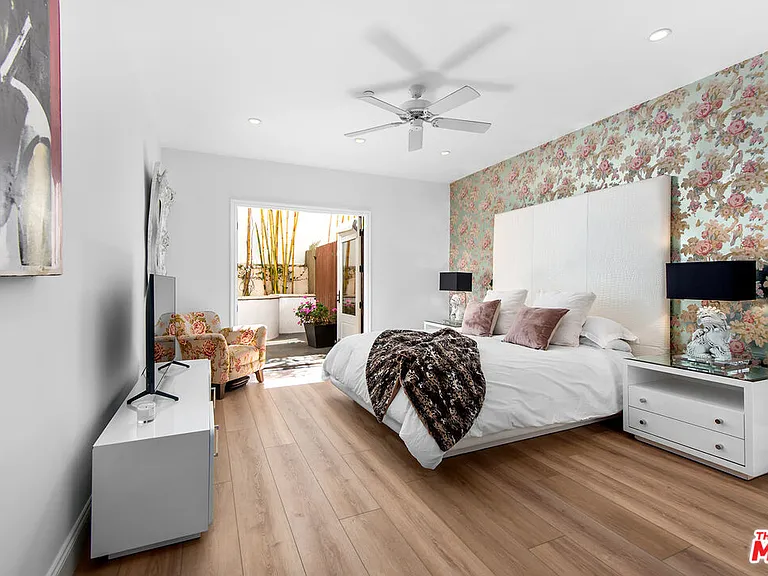 718 N Croft Ave #103 — Photo 8