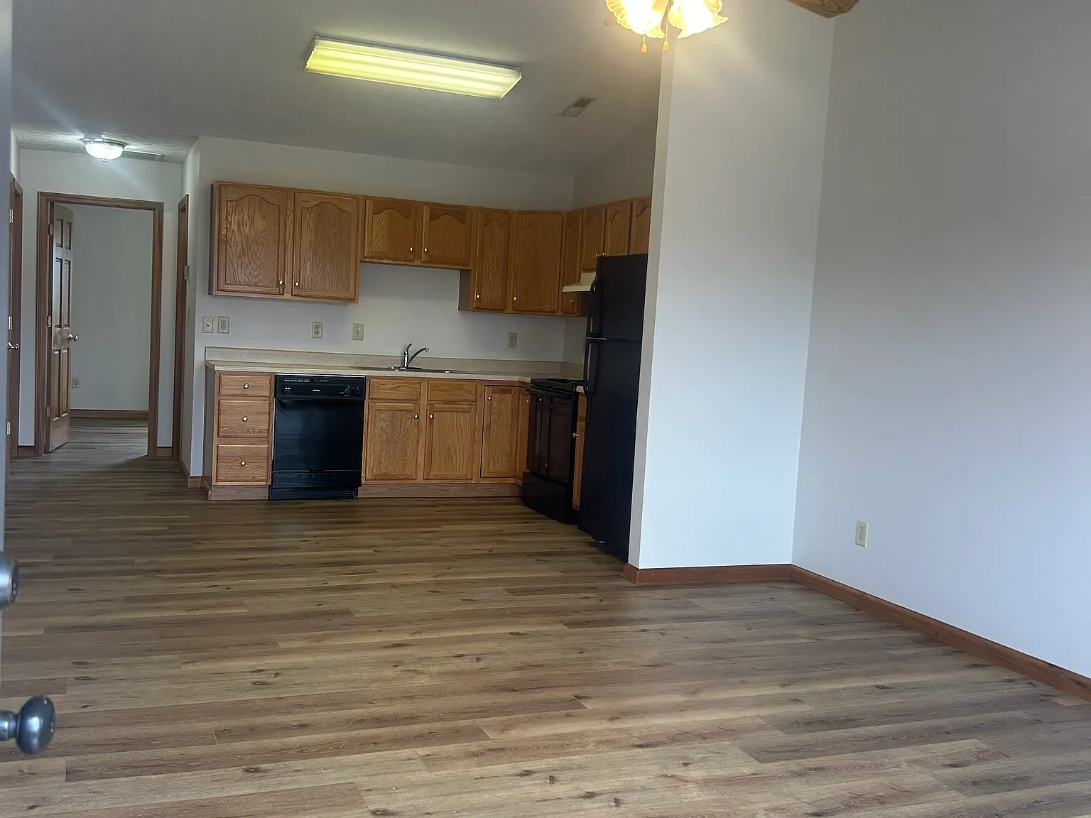 2714 Fairmont Ct — Photo 2