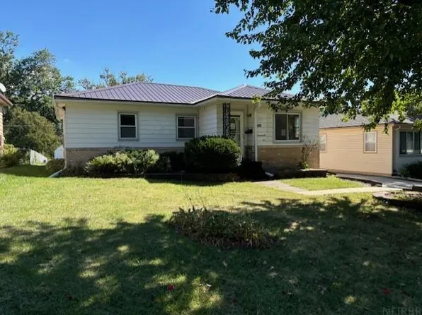 2419 W 7th St, Waterloo, IA 50702