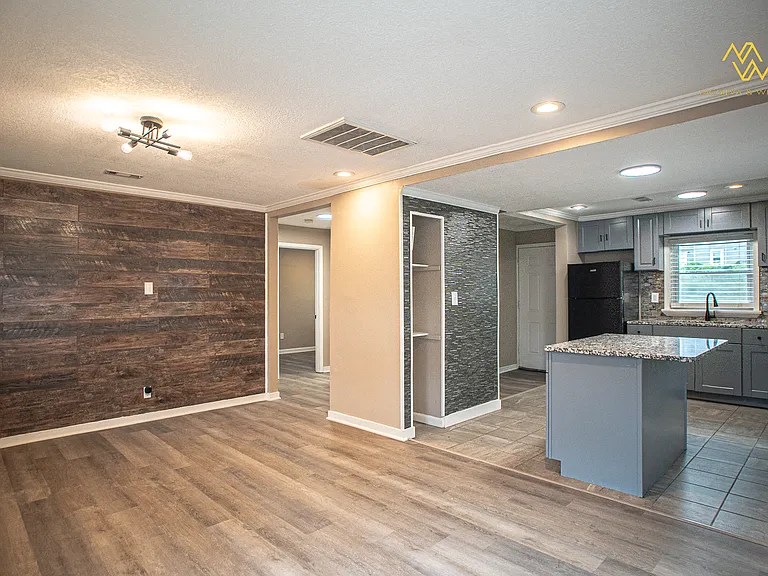 6315 S Benton Ave — Photo 6