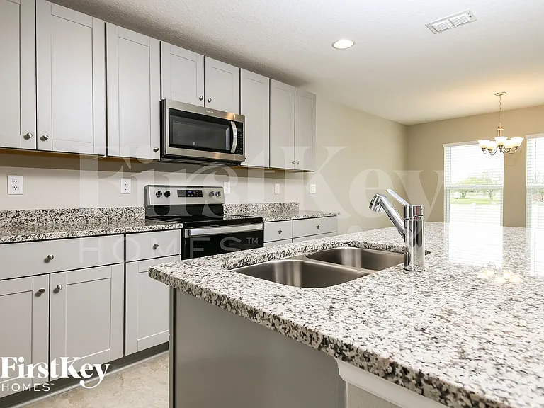 643 Lindbergh Way — Photo 6
