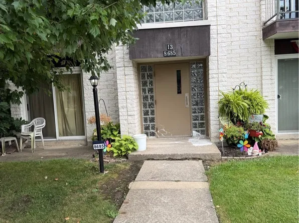 8685 N Akins Rd APT 204, North Royalton, OH 44133
