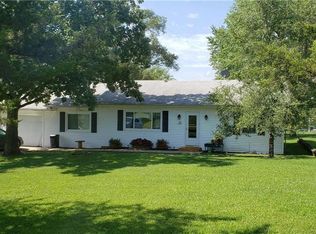 162 Admiral Dr, Gallatin, MO 64640