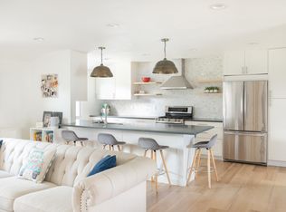 W332N5425 Solveson Dr, Nashotah, WI 53058