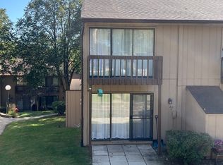 40 Bermuda Colony APT 7, Fox Lake, IL 60020