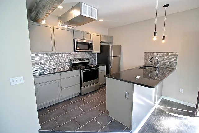 4314-4316 Warwick Blvd — Photo 30