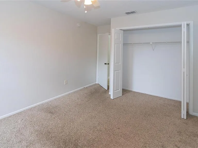 660 Holbrook Cir — Photo 12
