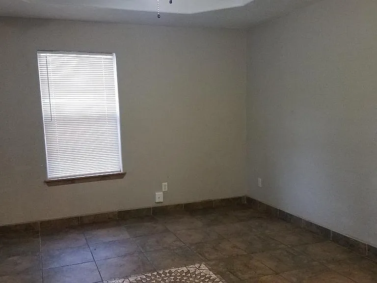 8030 Darlington Dr — Photo 8