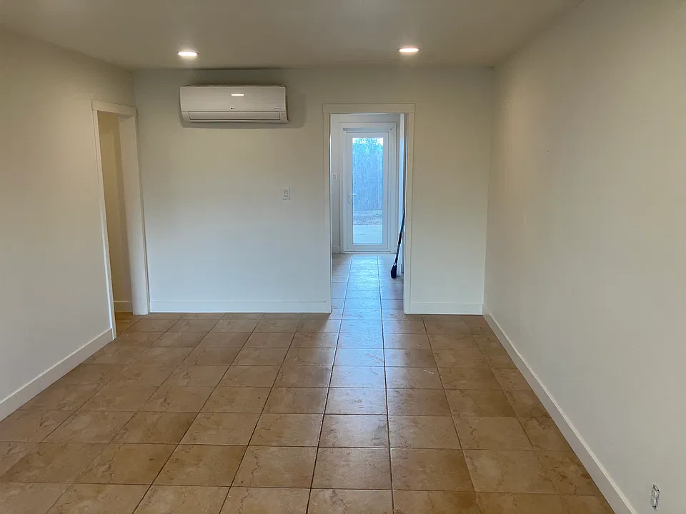 827 Santa Paula St #827