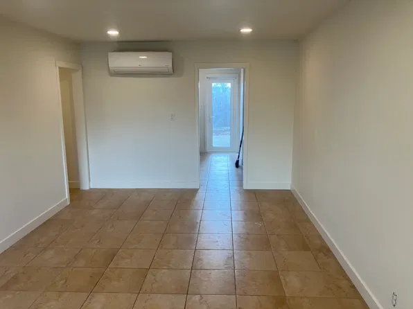 827 Santa Paula St #827, Oceanside, CA 92058