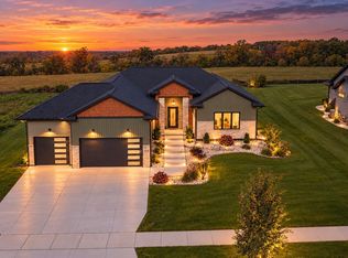 1813 Arbor Rdg, Janesville, WI 53548