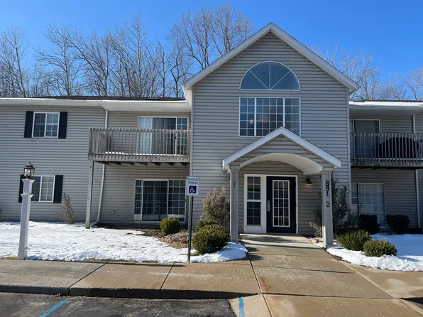 881 Montrose Ave APT 212, Holland, MI 49423