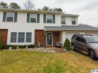 34 Charles Ct, Tinton Falls, NJ