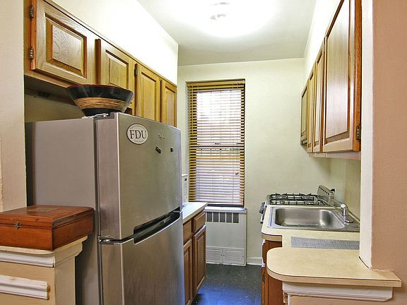 4th image of 67-71 Yellowstone Blvd APT 2P