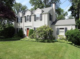 216 Shunpike Rd, Chatham, NJ 07928