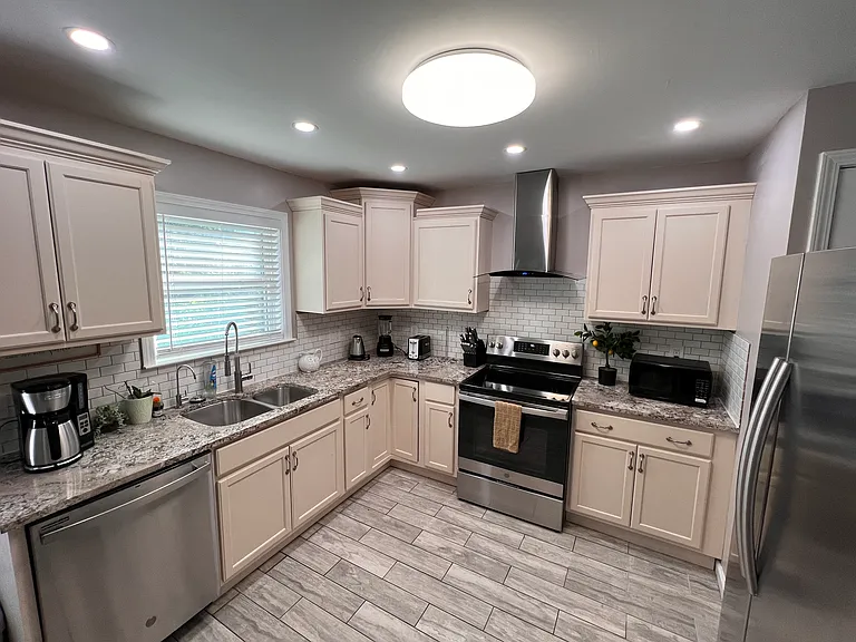 Pine Ridge Cir — Photo 1