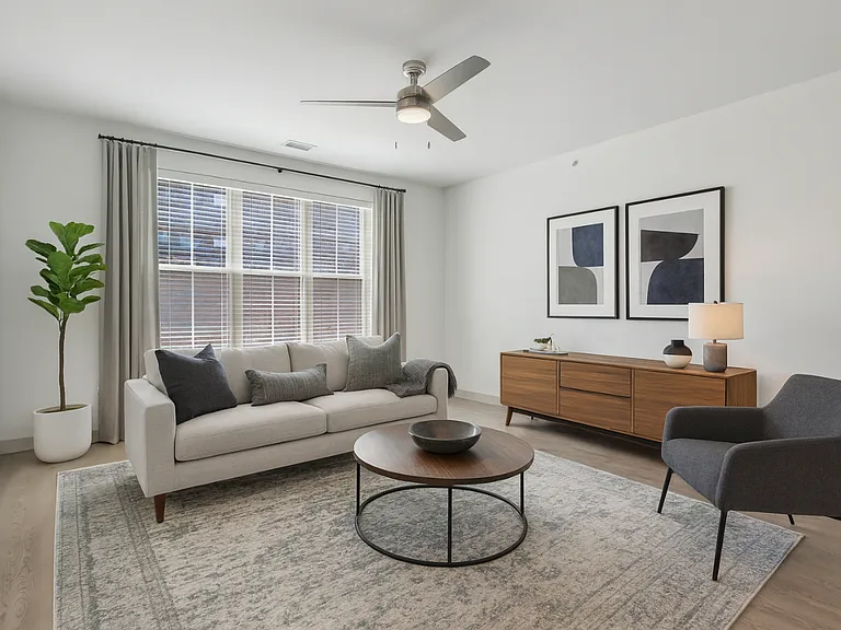 District South — Photo 7