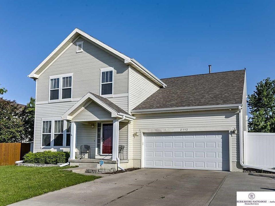 1st image of 2112 Lakewood Dr