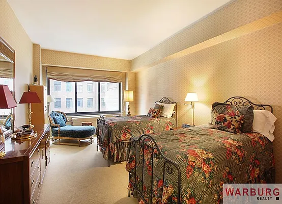 Sold by Warburg | media 20