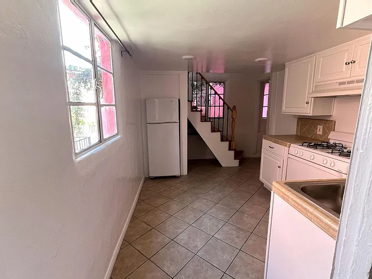 Big Momma Court Apts — Photo 9