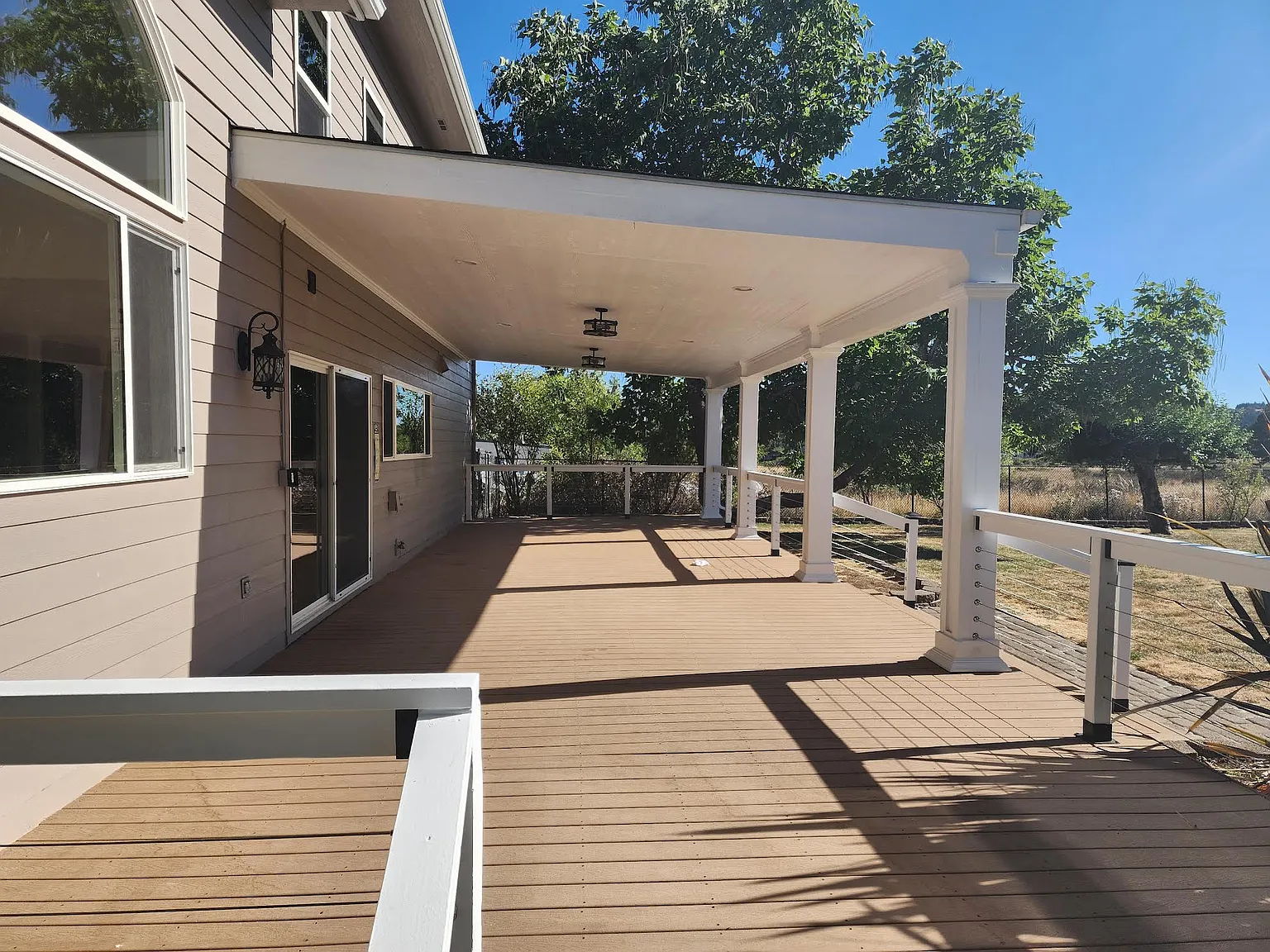 5 bed, 2687 sqft, $3,950 — Photo 2