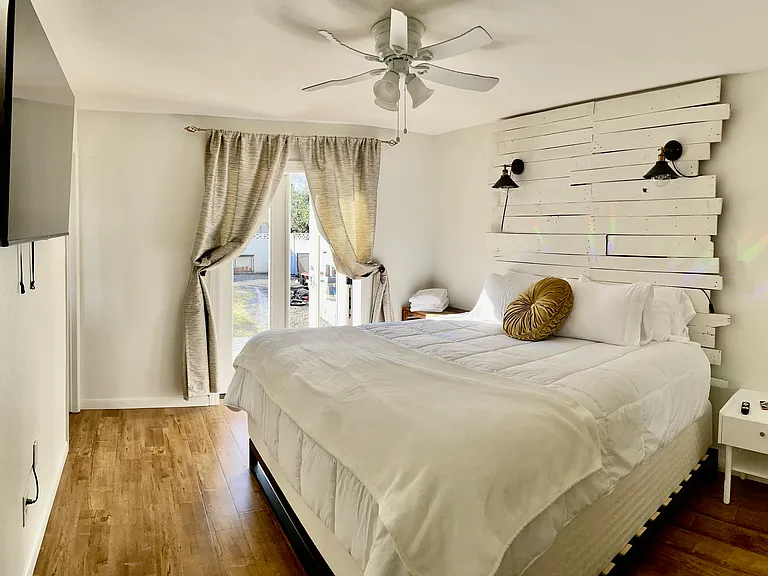 1239 W Elna Rae St — Photo 3