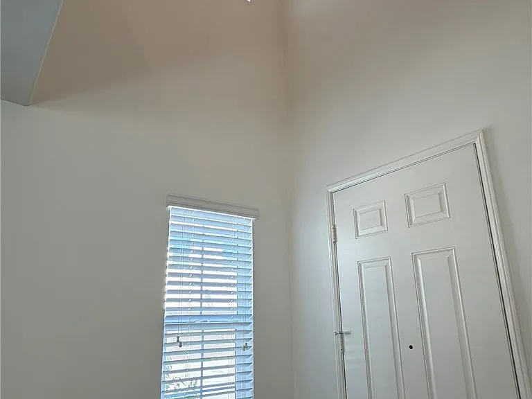 42688 Azure St — Photo 8