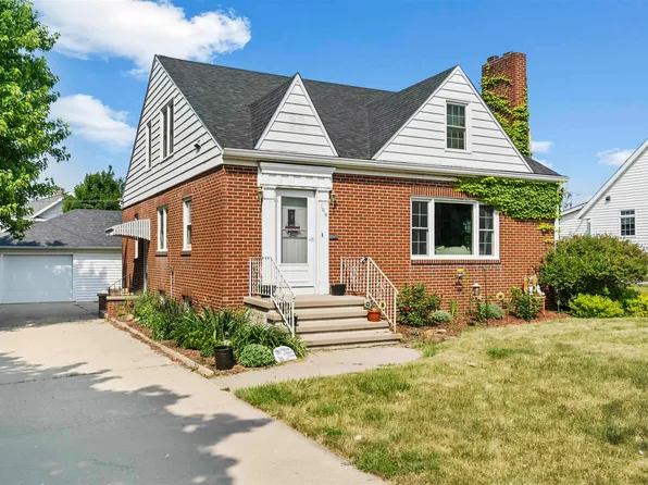 1016 2nd Ave SE, Dyersville, IA 52040