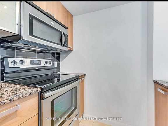 5th image of 37 Grosvenor St #1504