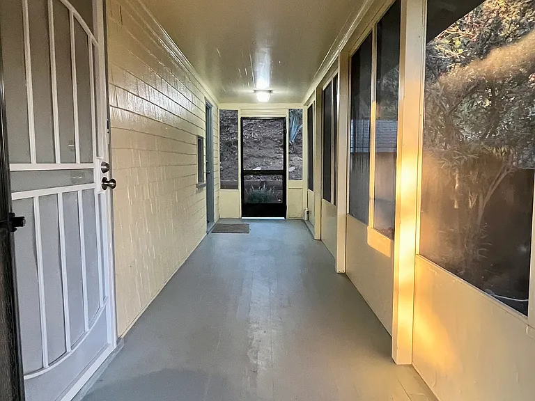 118 B St — Photo 2