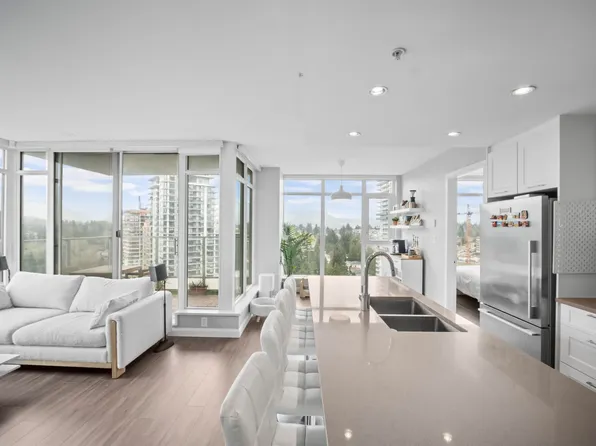 520 Como Lake Ave #2005, Coquitlam, BC V3J 0E8