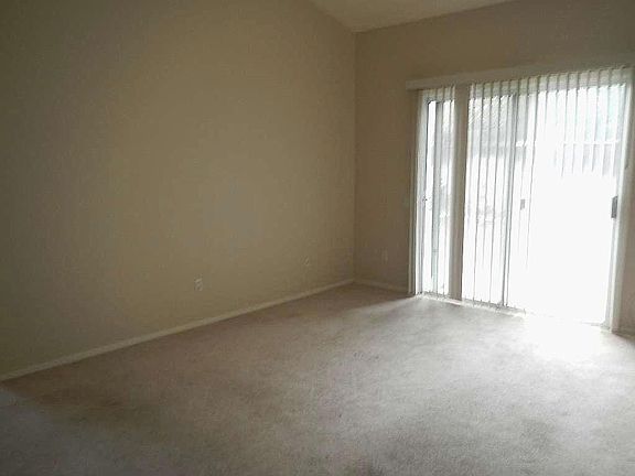 5th image of 935 Campbell Cir