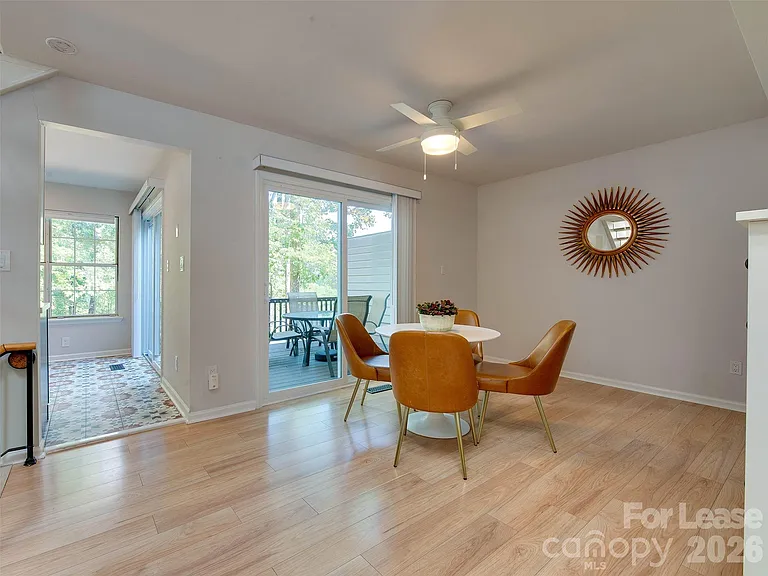 9006 Saint Thomas Ln — Photo 17