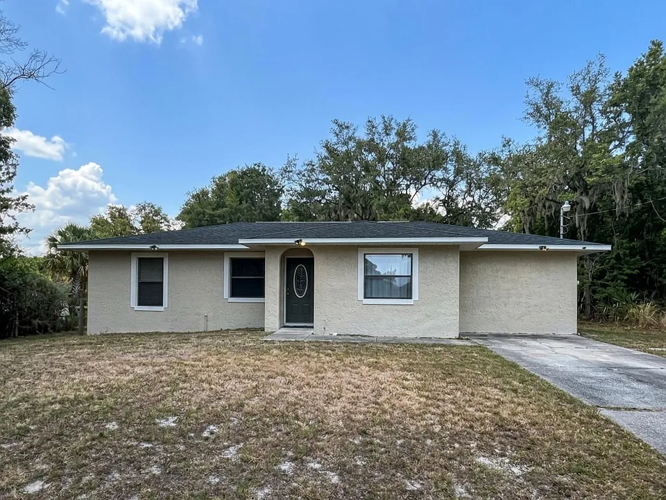 636 Rainbow Blvd