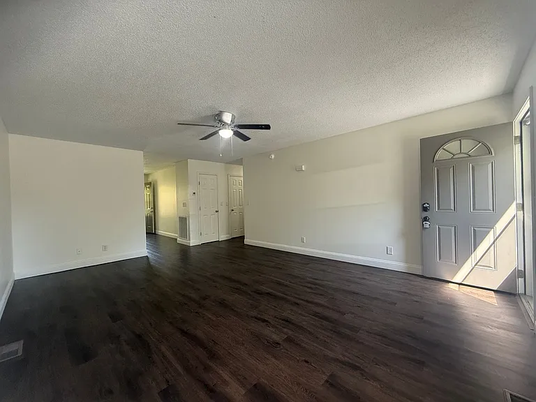 1541 Southside Rd — Photo 5