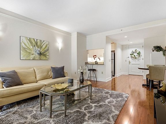 4th image of 3 Avery St Unit 502