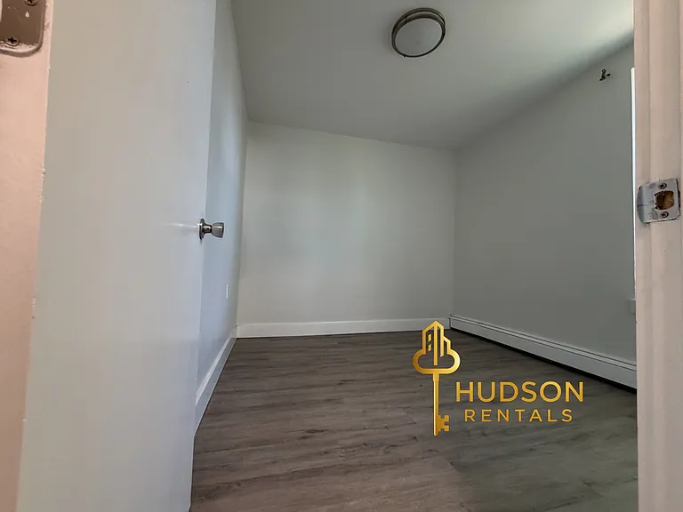 20 Seidler St #8 — Photo 3