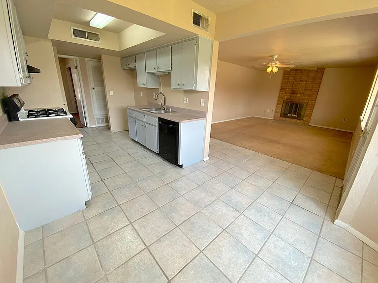 5000 Dearborne Dr — Photo 6